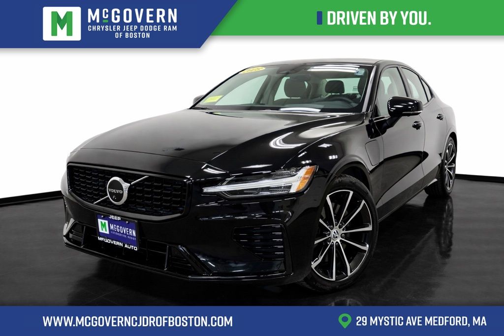 2023 Volvo S60 T8 Recharge Plus Dark Theme AWD's photo