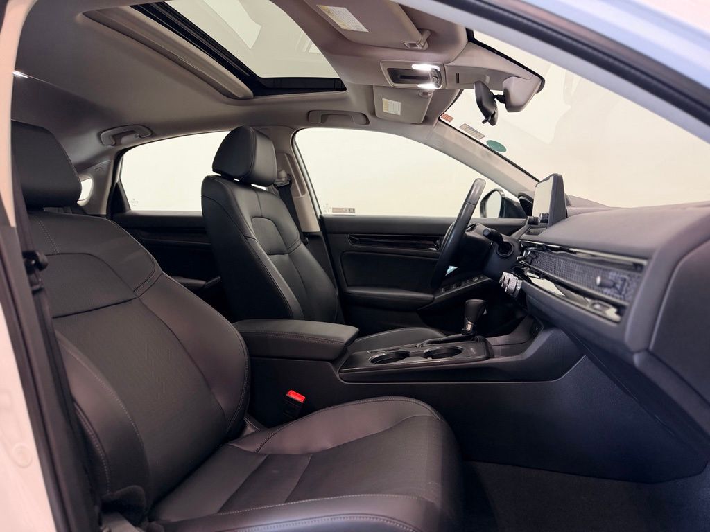 2023 Honda Civic Hatchback EX-L - Photo 19