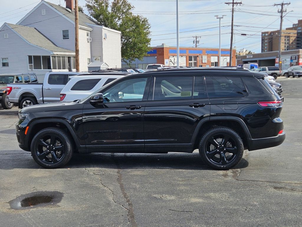 2021 Jeep Grand Cherokee Altitude photo 2