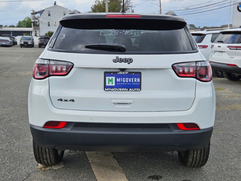 2025 Jeep Compass Limited photo 3