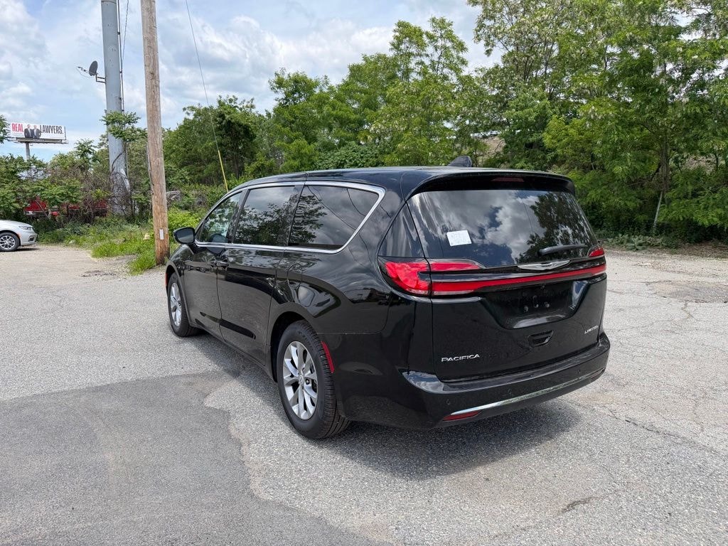 New 2026 Chrysler Pacifica Limited Passenger Van