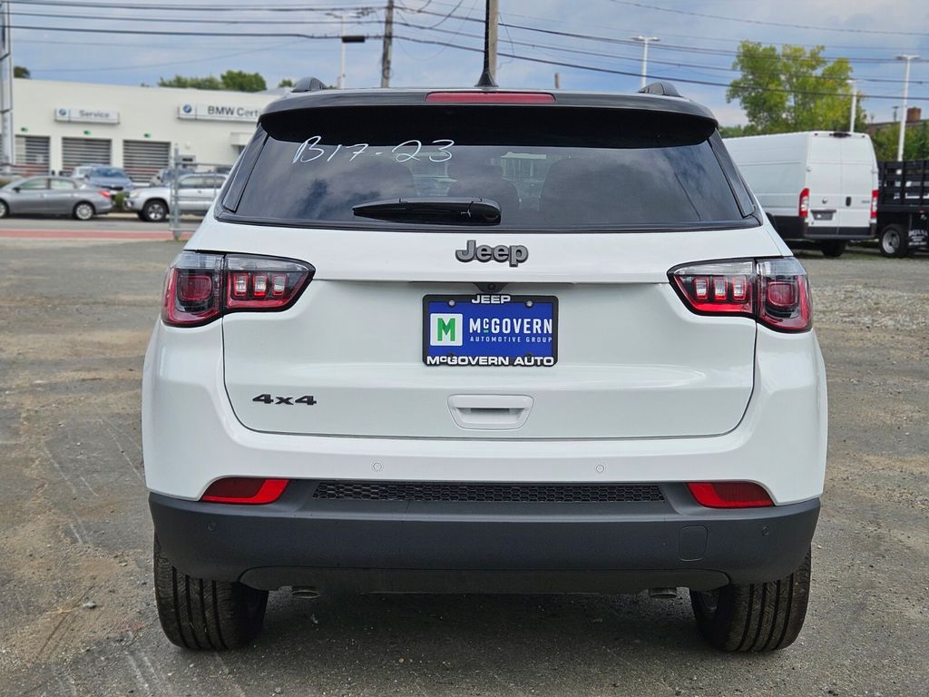 2025 Jeep Compass Limited photo 3