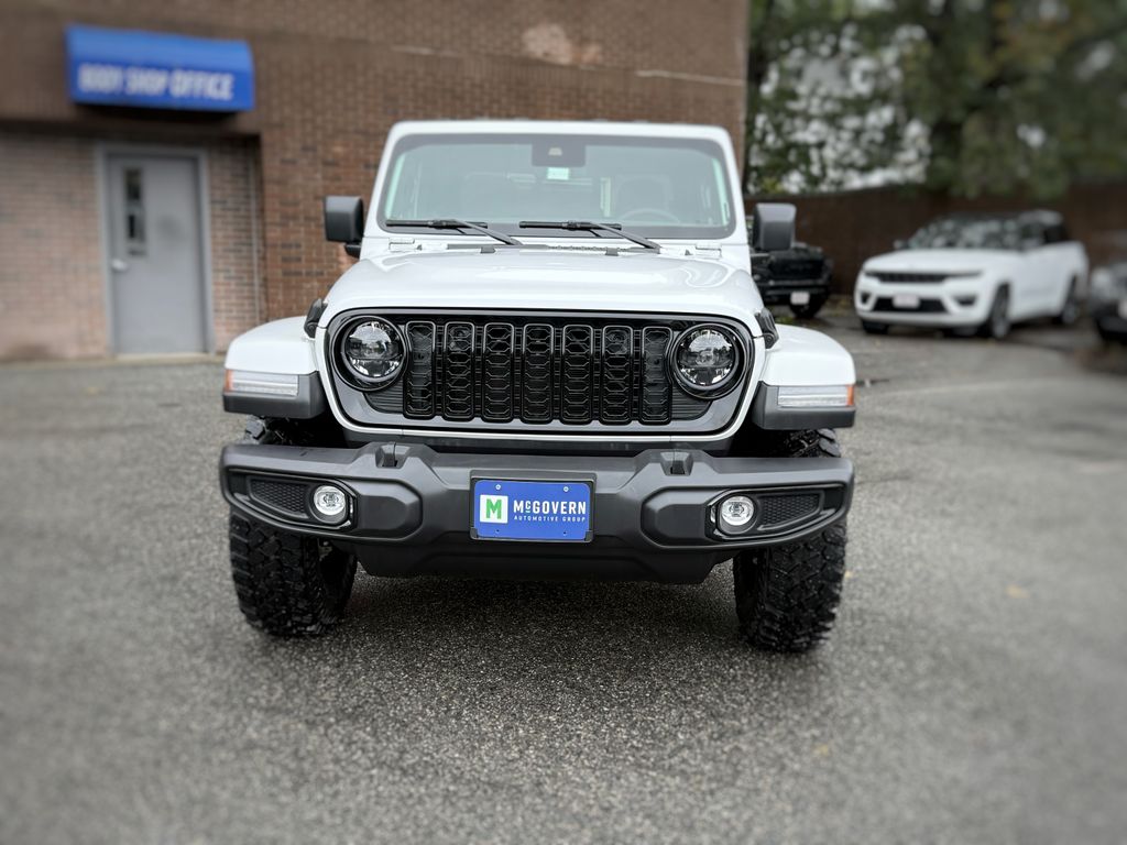 2025 Jeep Gladiator Willys photo 2