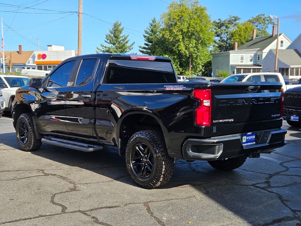 2020 Chevrolet Silverado 1500 Custom Trail Boss photo 3