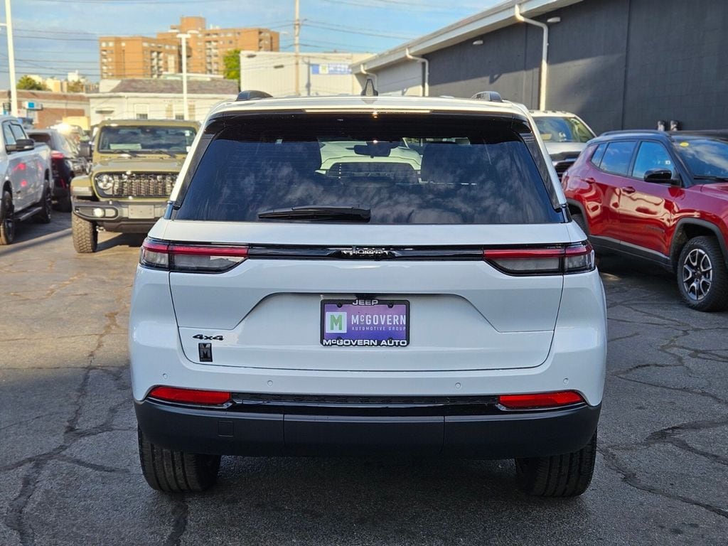 New 2025 Jeep Grand Cherokee Altitude X Sport Utility