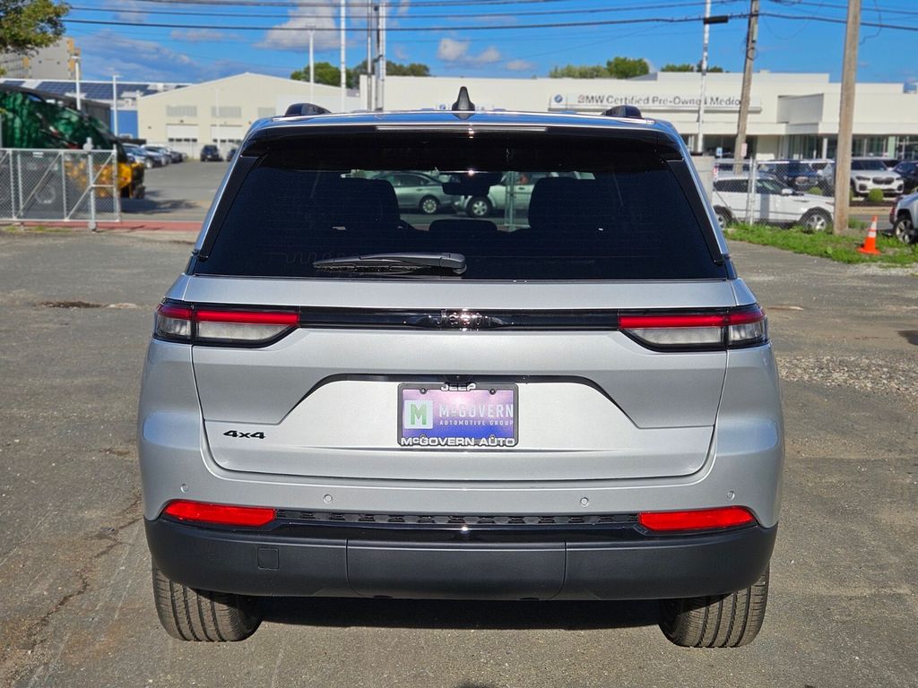 2025 Jeep Grand Cherokee Altitude X photo 3