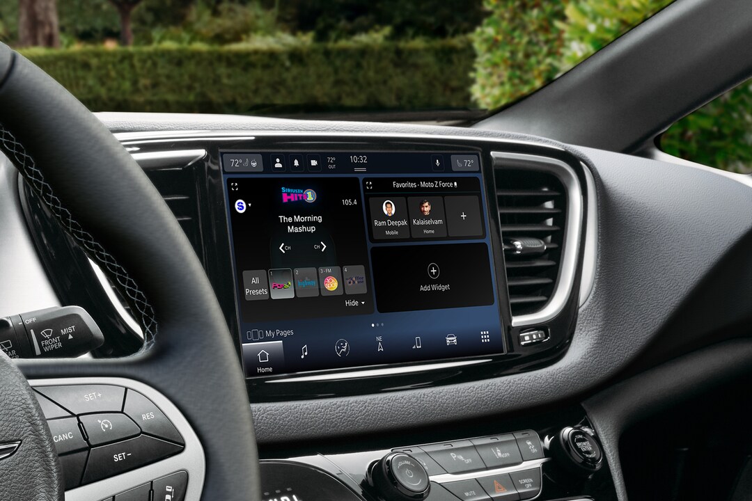 2026 Chrysler Voyager touchscreen