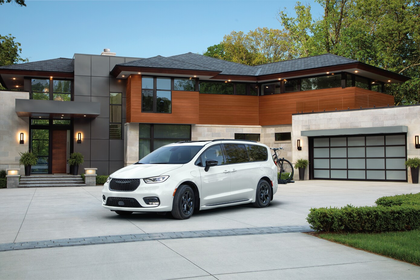  Chrysler Pacifica parked at home