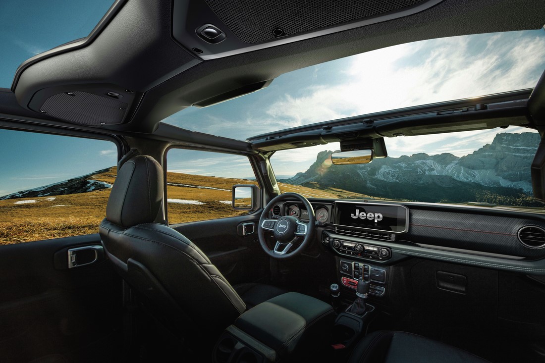  Jeep Wrangler interior 