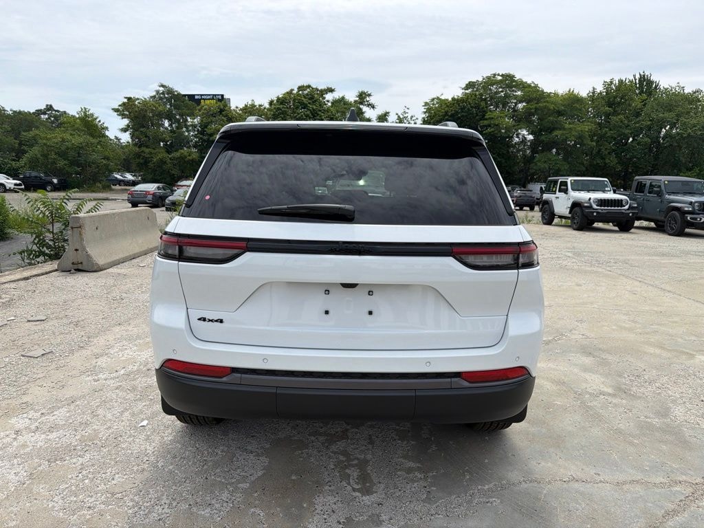 New 2026 Jeep Grand Cherokee Altitude Sport Utility