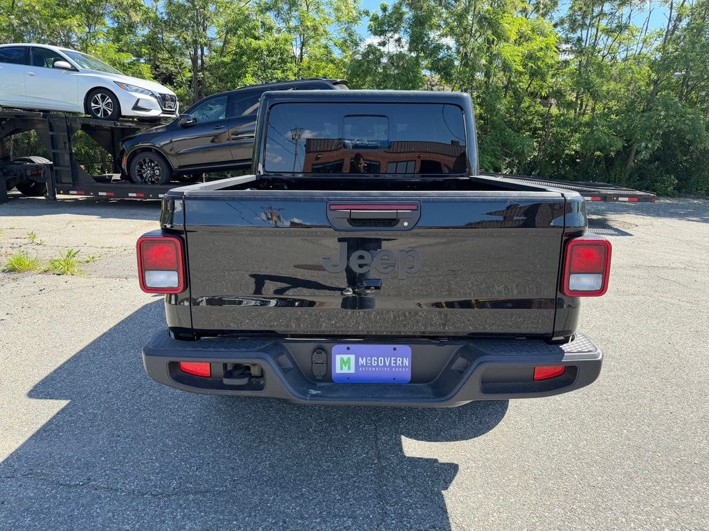 New 2026 Jeep Gladiator Sport S Pickup