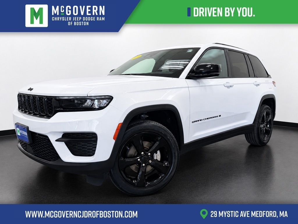 Used 2023 Jeep Grand Cherokee Laredo SUV