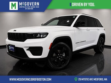 2023 Jeep Grand Cherokee Laredo SUV
