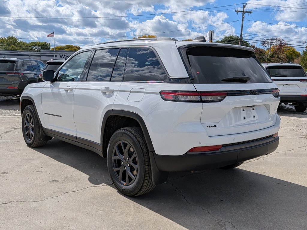 New 2027 Jeep Grand Cherokee Laredo Altitude Sport Utility