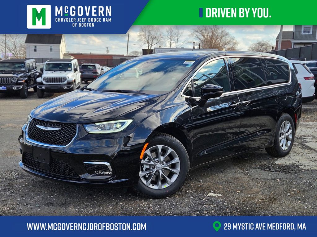 2026 Chrysler Pacifica Limited's photo