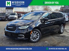 2026 Chrysler Pacifica Limited Passenger Van