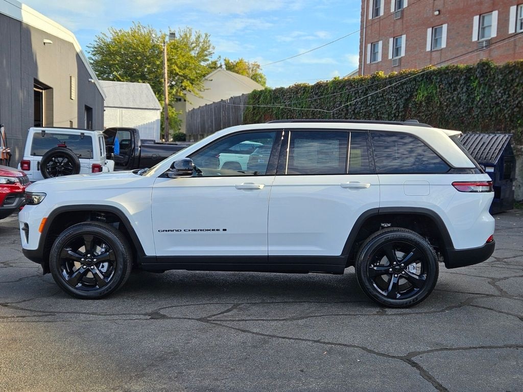New 2025 Jeep Grand Cherokee Altitude X Sport Utility