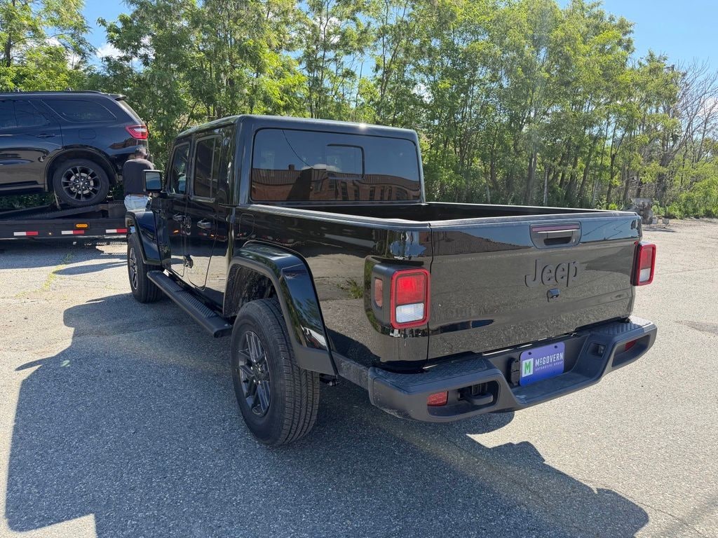 New 2026 Jeep Gladiator Sport S Pickup