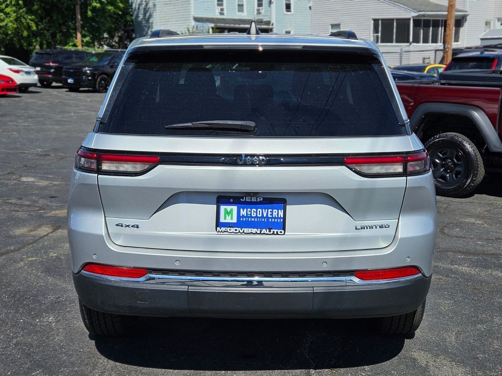 2022 Jeep Grand Cherokee Limited photo 3