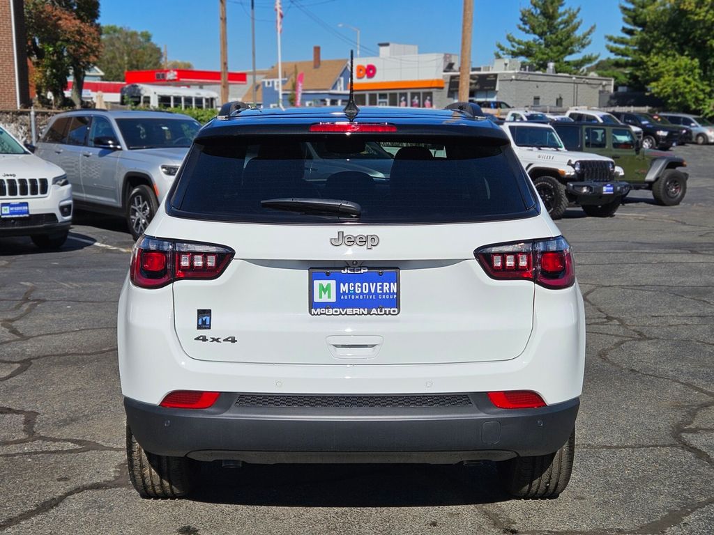 2025 Jeep Compass Limited photo 3
