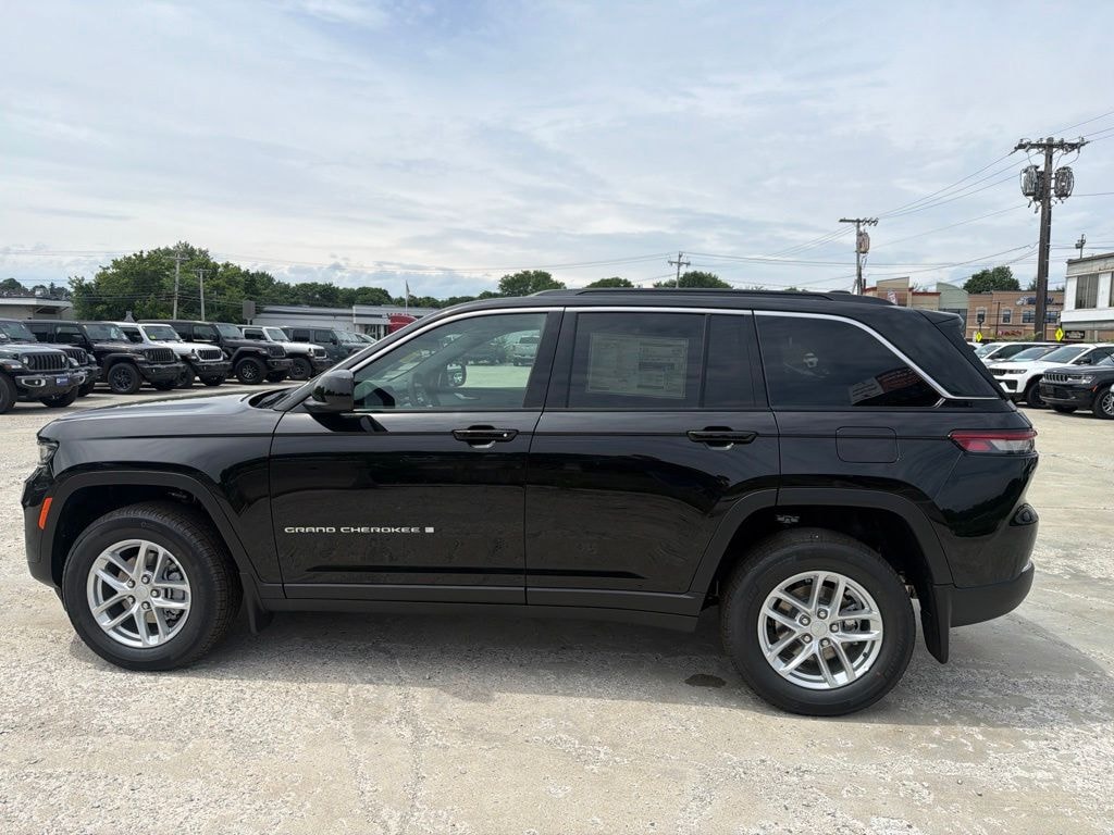New 2026 Jeep Grand Cherokee Laredo X Sport Utility