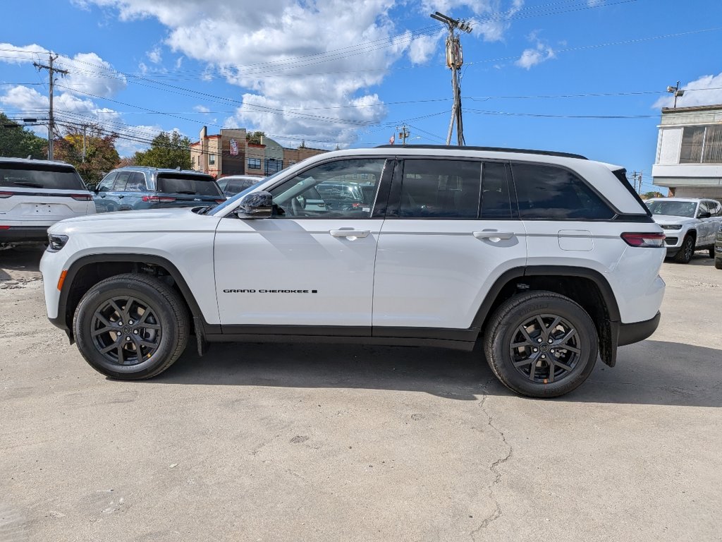 New 2027 Jeep Grand Cherokee Laredo Altitude Sport Utility