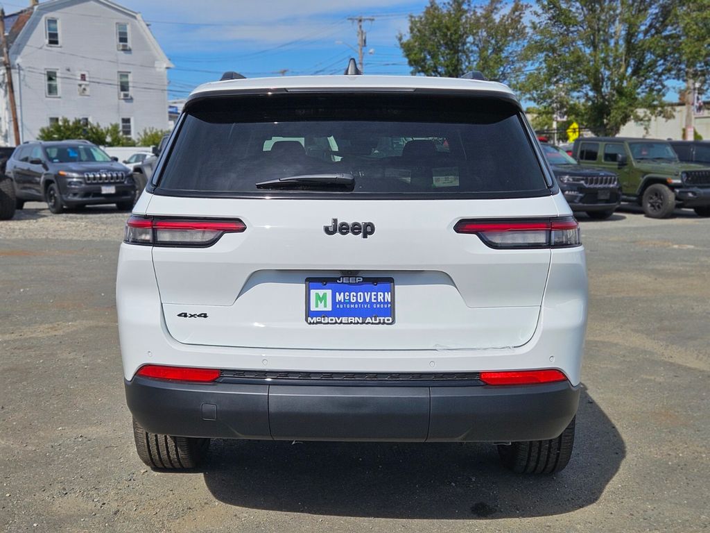 2025 Jeep Grand Cherokee Altitude X photo 3