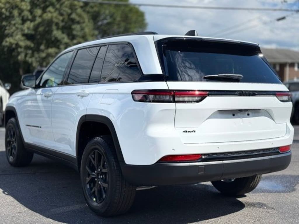 New 2025 Jeep Grand Cherokee Altitude X Sport Utility