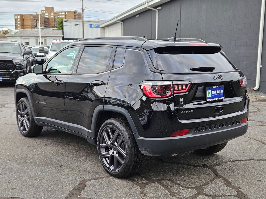 2025 Jeep Compass Limited photo 2