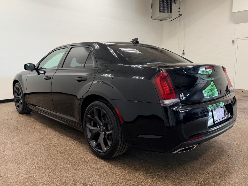 Used 2022 Chrysler 300 Touring L Sedan