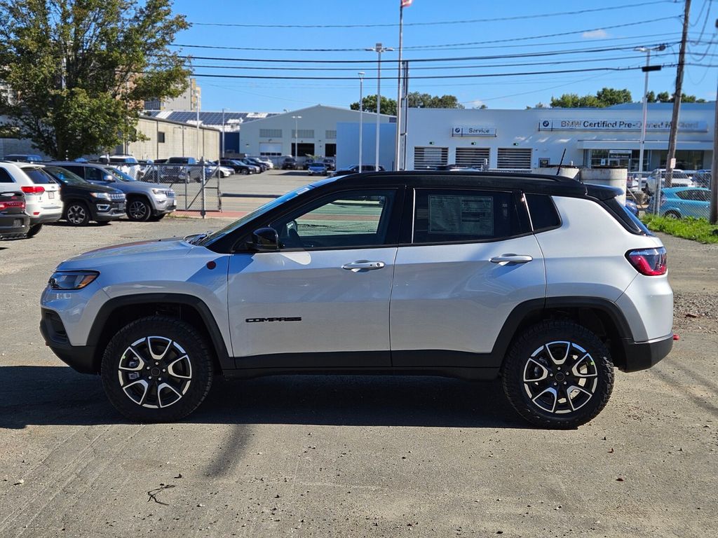 2026 Jeep Compass Trailhawk Sport photo 2