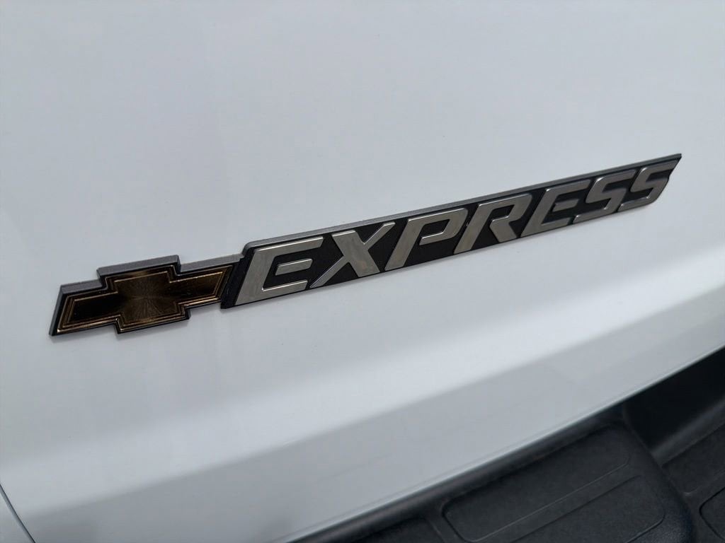 2026 Chevrolet Express Cargo Work Van - Photo 19