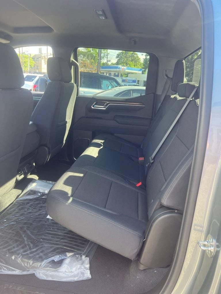 2026 Chevrolet Silverado 1500 LT - Photo 6