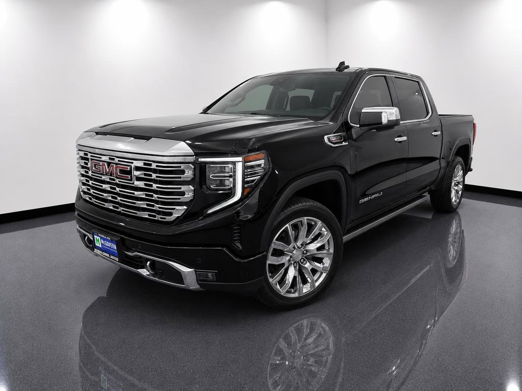2022 GMC Sierra 4WD Crew Cab Short Box Denali's photo