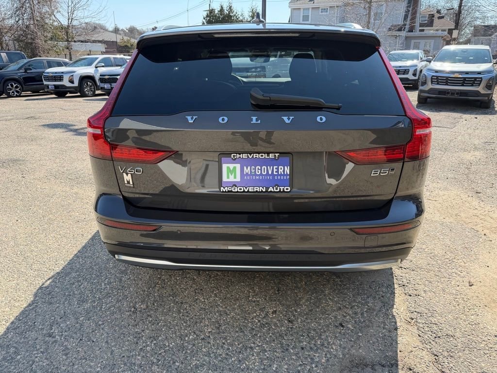 Used 2025 Volvo V60 Cross Country Plus