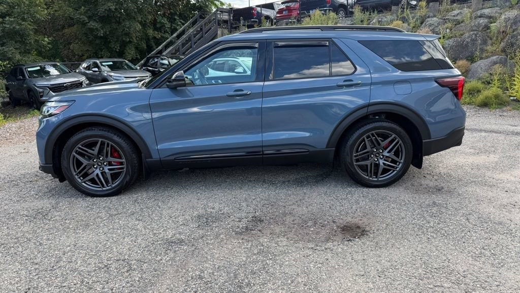 Used 2025 Ford Explorer ST