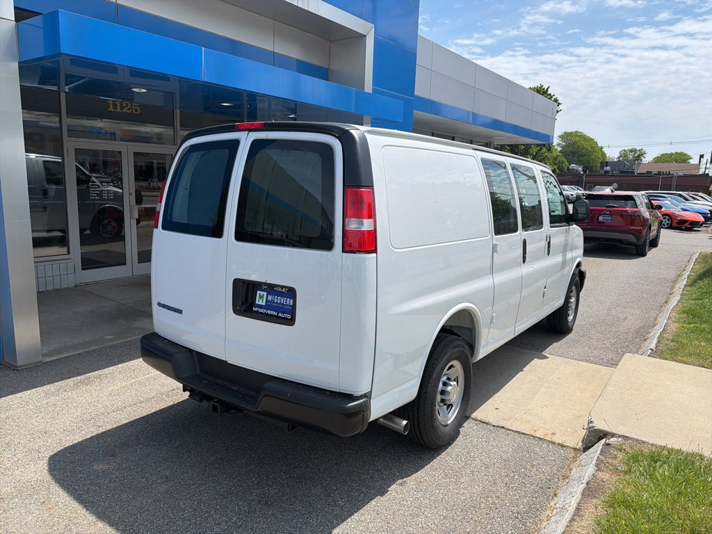 2026 Chevrolet Express Cargo Work Van - Photo 5
