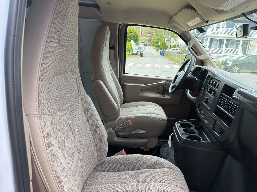 2026 Chevrolet Express Cargo Work Van - Photo 25