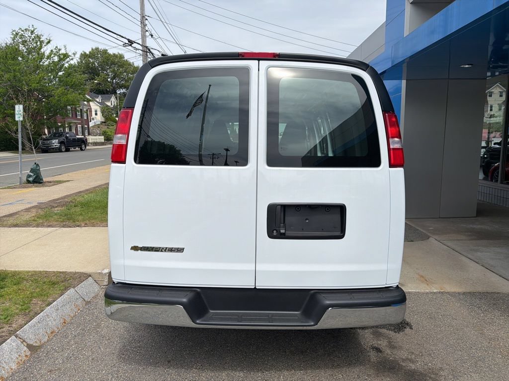 2026 Chevrolet Express Cargo Work Van - Photo 4