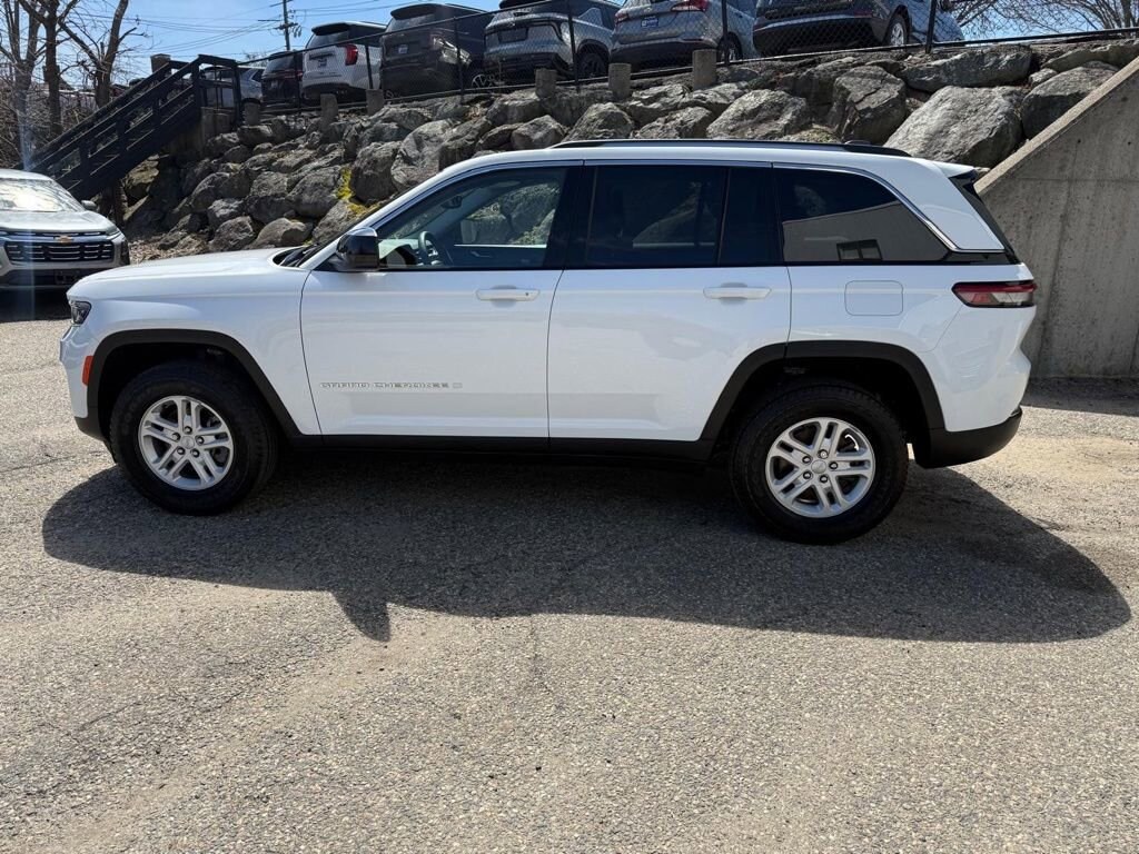 Used 2023 Jeep Grand Cherokee Laredo