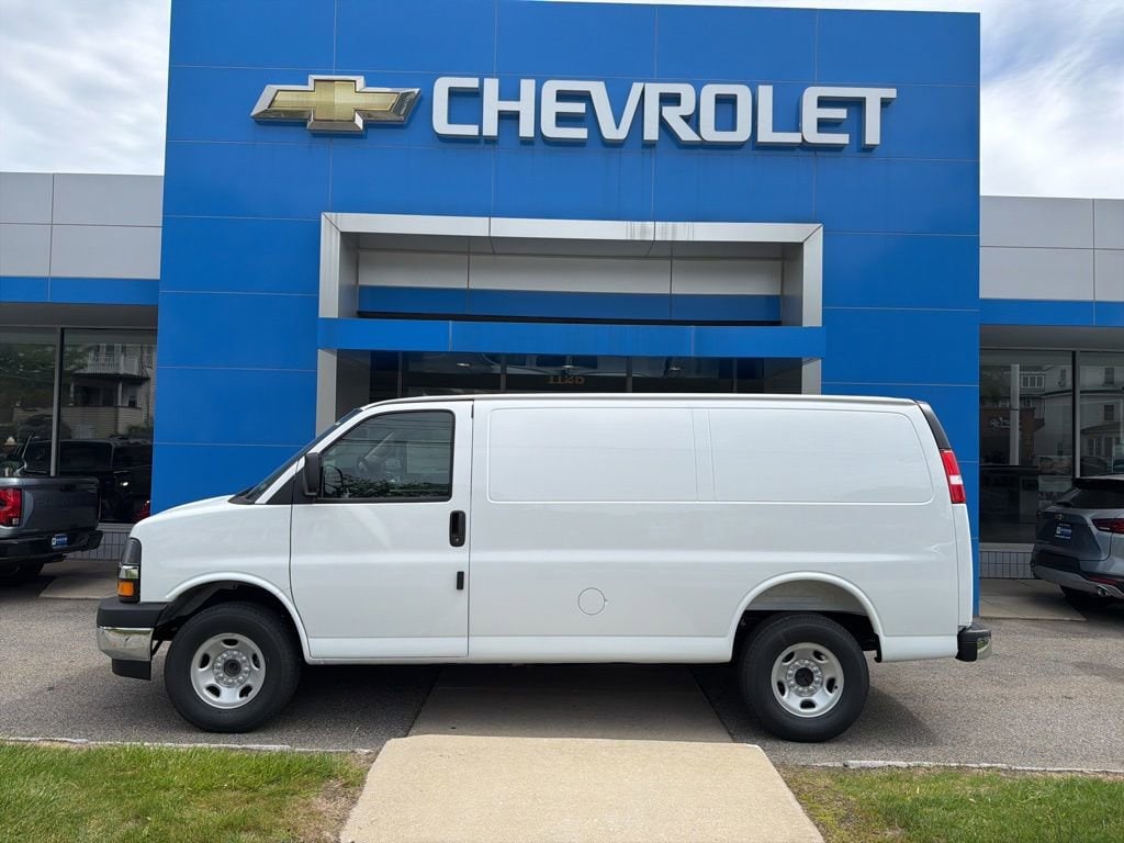 2026 Chevrolet Express Cargo Work Van - Photo 2