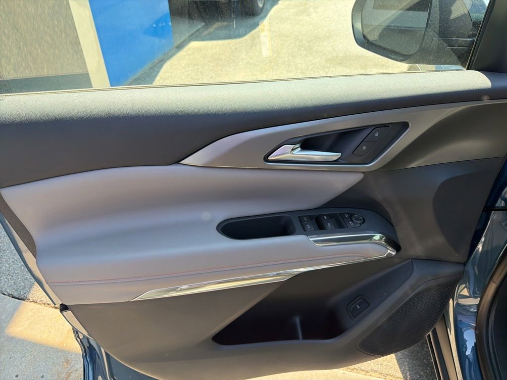 2026 Chevrolet Traverse LT - Photo 9
