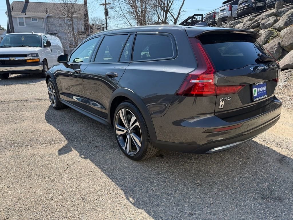 Used 2025 Volvo V60 Cross Country Plus