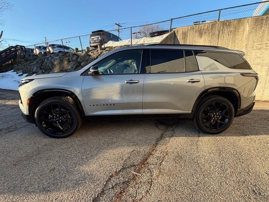 New 2025 Chevrolet Traverse RS SUV