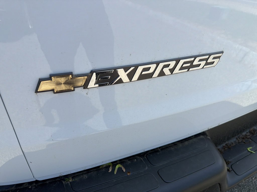 2026 Chevrolet Express Cargo Work Van - Photo 18