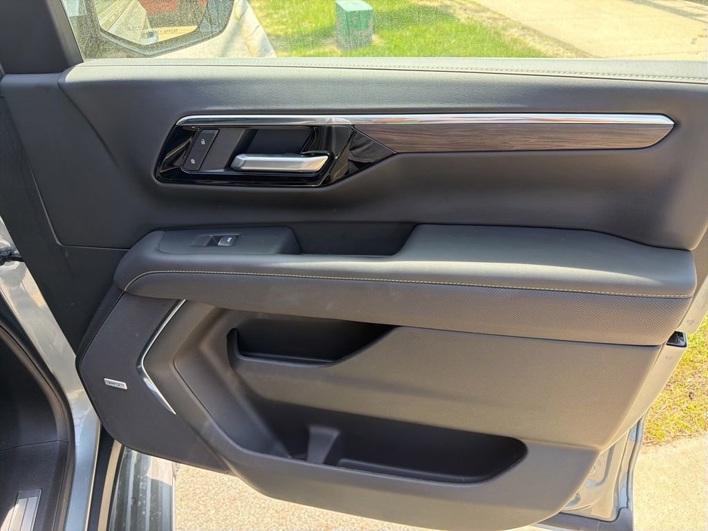 2025 Chevrolet Tahoe Premier - Photo 8