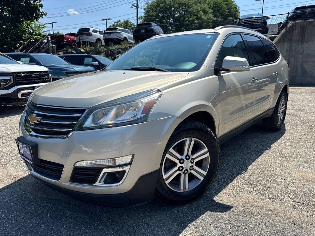 Used 2015 Chevrolet Traverse 1LT with VIN 1GNKVGKD4FJ363480 for sale in Arlington, MA