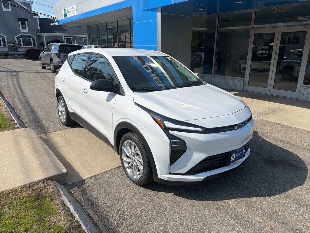 2027 Chevrolet Bolt EV LT Auto's photo