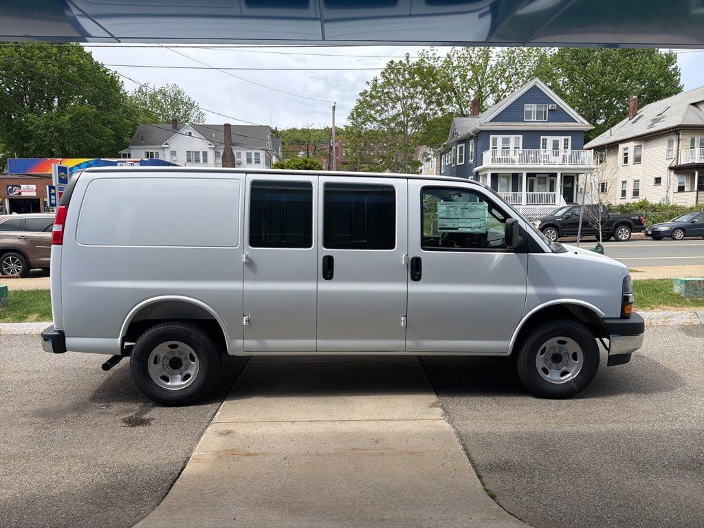 2026 Chevrolet Express Cargo Work Van - Photo 6