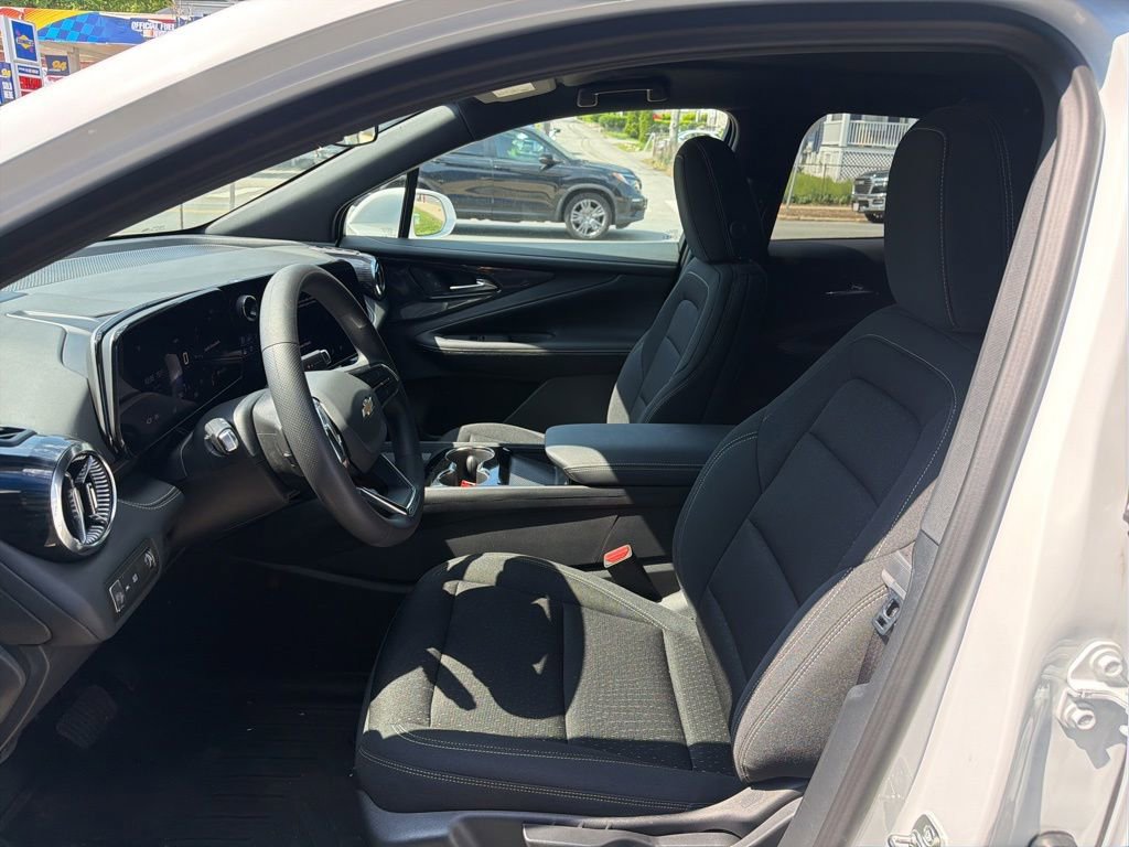 2025 Chevrolet Blazer EV LT - Photo 17